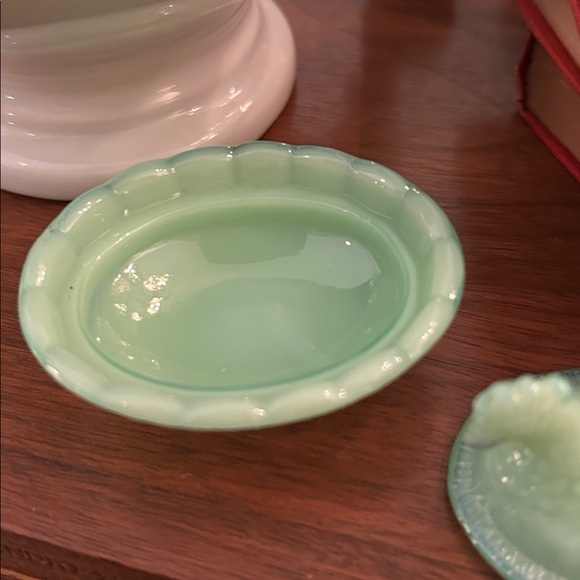 Jadeite Green Glass Mini Hen on Nest Salt Cellar - Picture 5 of 9